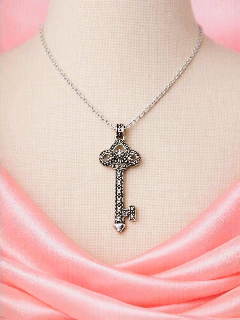 Vintage Sterling CFJ Marcasite Key Pendant with 18” 925 Silver Chain, 4.0g.